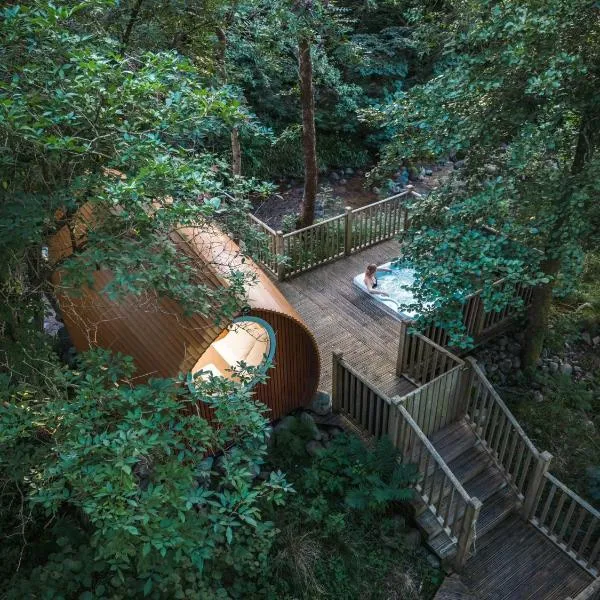 RiverBeds - Luxury Wee Lodges with Hot Tubs, hotel din Glencoe