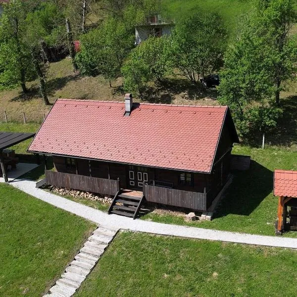 Tradicionalna zagorska drvena kuća Stara murva, отель в городе Тухельске-Топлице