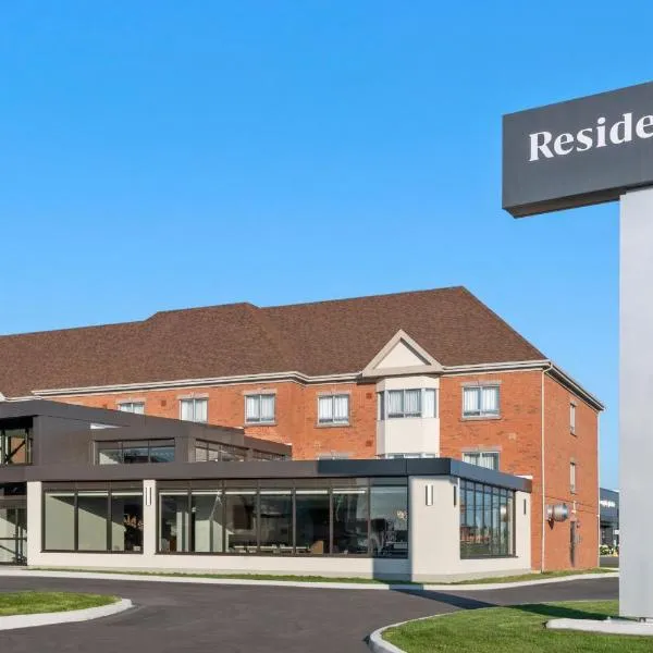 Residence Inn by Marriott Laval, khách sạn ở Laval