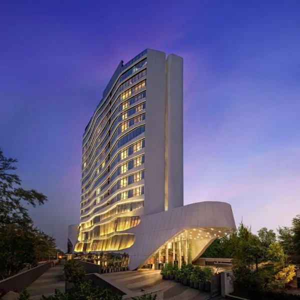 DoubleTree by Hilton Ahmedabad, khách sạn ở Ahmedabad