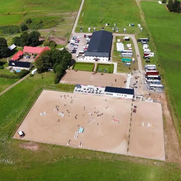 Hallands Equestrian Center, хотел в Лахолм