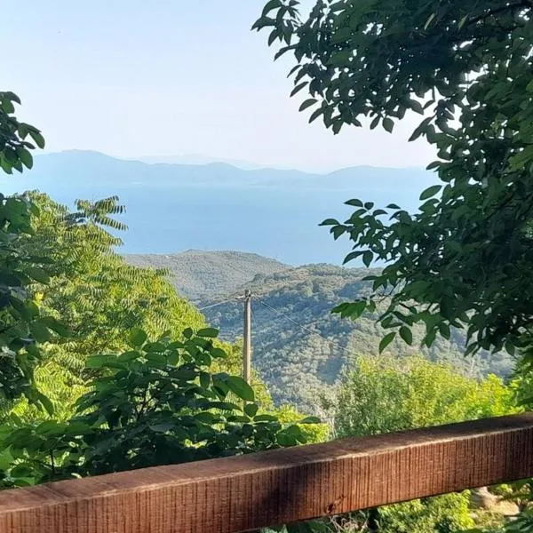 Mountain and Sea view, hotel sa Áfissos