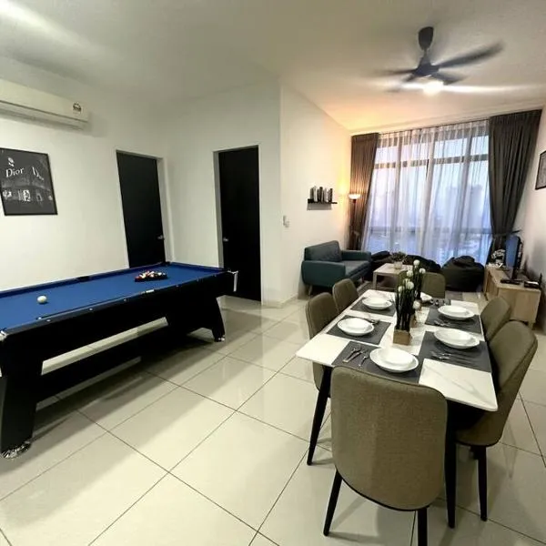 Sky88 3BR luxury condo w Pool Table (TOWN AREA), hotel di Johor Bahru