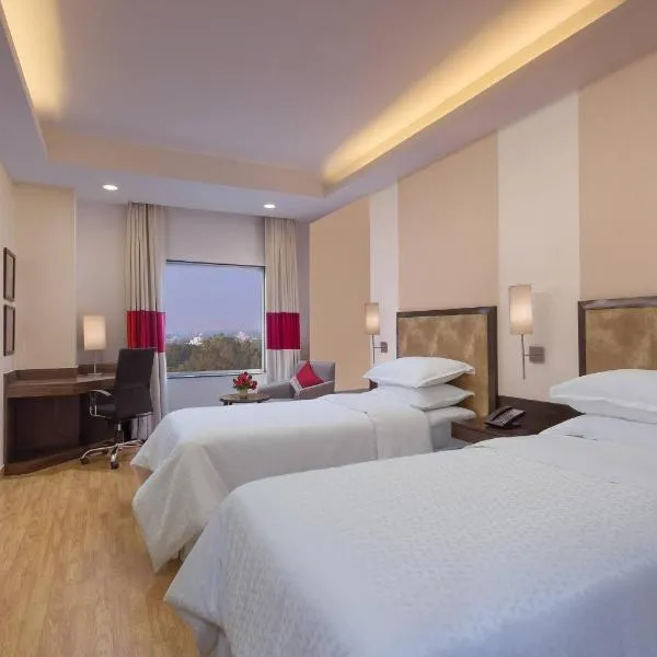 Four Points by Sheraton Vadodara - Marriott International, ξενοδοχείο σε Βαντοντάρα