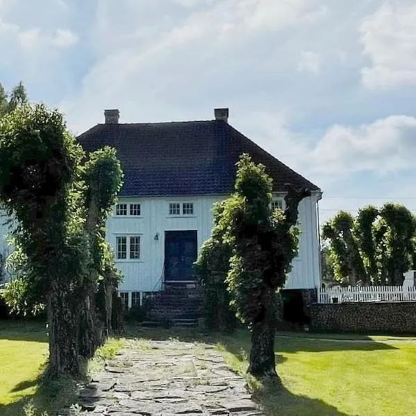 Bosvik Gård, nyrenovert leilighet i hovedhus fra 1756, hotel v mestu Kragerø