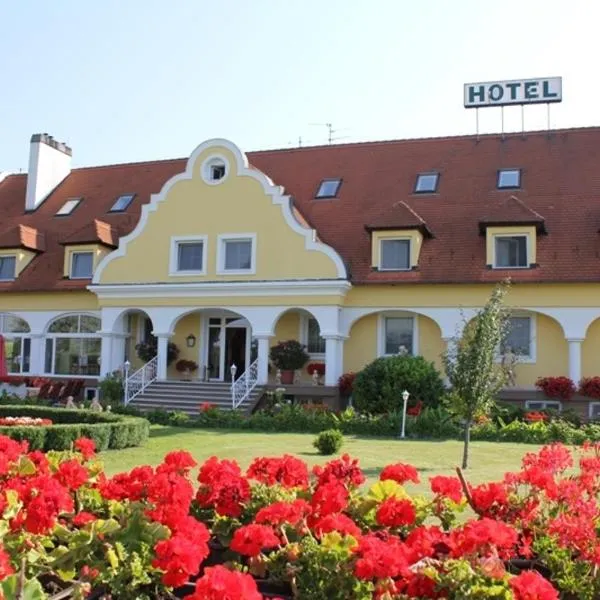 Barokk Hotel, khách sạn ở Hegyeshalom