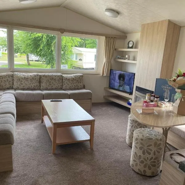 6 berth caravan Cherry tree holiday park Great yarmouth – hotel w mieście Great Yarmouth