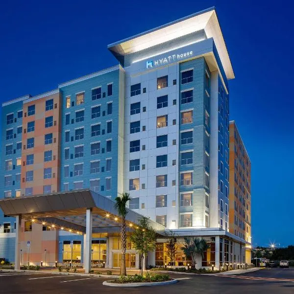 Hyatt House across from Universal Orlando Resort, готель в Орландо