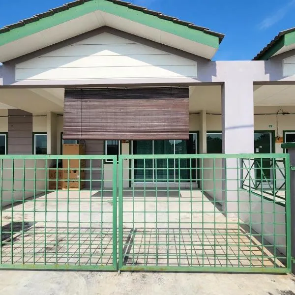 Homestay LK, hotel i Sitiawan