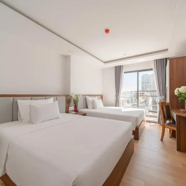 GoldCoast Hotel Nha Trang، فندق في Dien Khanh