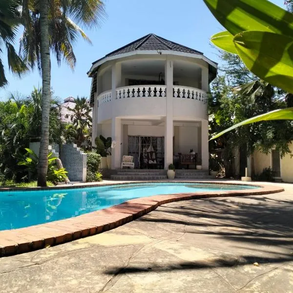 Diani Hideaway Beach Villa، فندق في أوكوندا