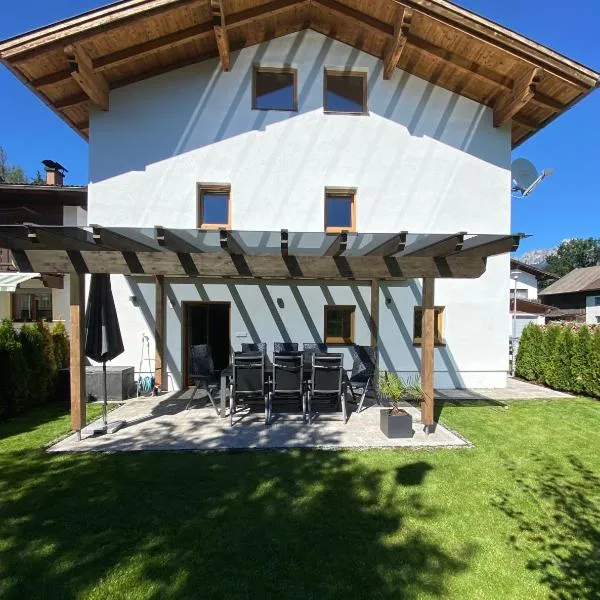 Sandi`s Ferienhaus, hotelli kohteessa Reutte