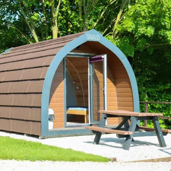 Wyreside Lakes Glamping Pods, отель в городе Ланкастер