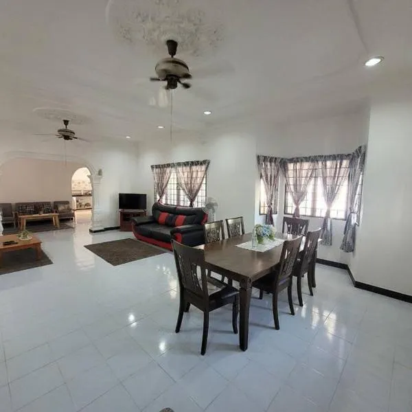 Homestay Melor Serendah โรงแรมในกัวลากูบูบาฮารู