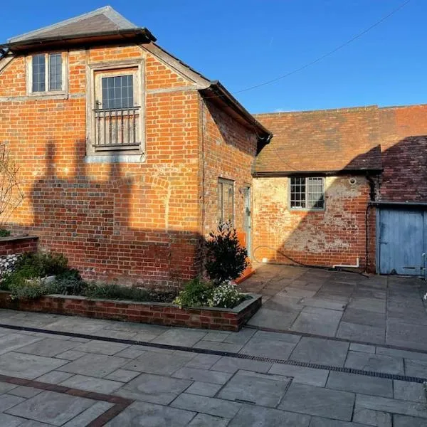 Annex at Southfields in idyllic Hampshire village, hotel din Aldershot