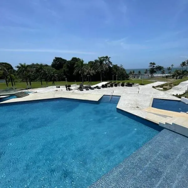 Piscina Mar en el Paraíso Caribe, hotell i Colón