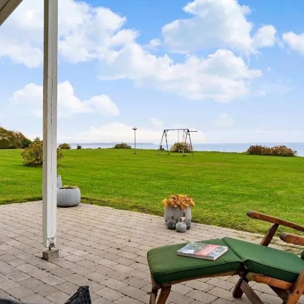 Remarkable 2-Bed Beach House 12J, hotel di Middelfart