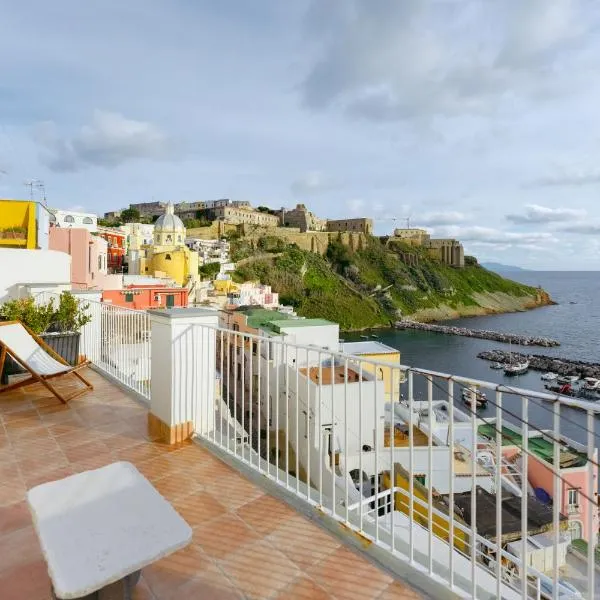 TORRETTA CORRICELLA- Punta Pizzaco, hotel en Procida