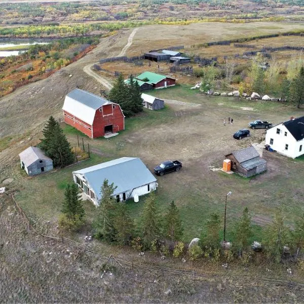 Character farmhouse set in beautiful countryside, hôtel à Saskatoon