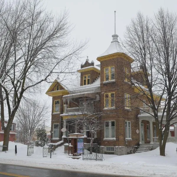 Le 100 St-Laurent, hotell sihtkohas Pierreville