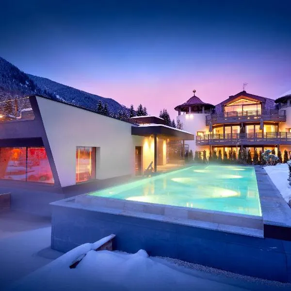 FONTIS luxury spa lodge, hotell i San Candido