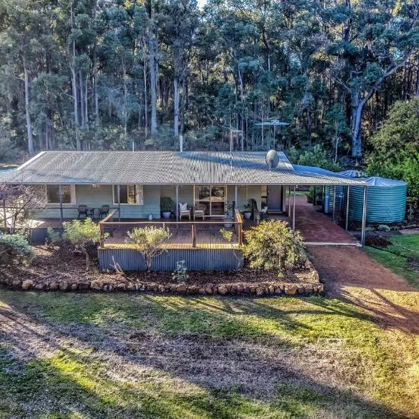 Forest Trails House, Dwellingup, hotel i Dwellingup