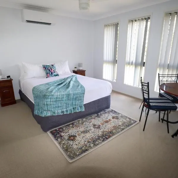 BLK Stays Guest House Deluxe Units Morayfield، فندق في كابولتشر