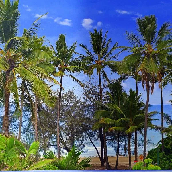 By The Sea Port Douglas, hotel en Port Douglas