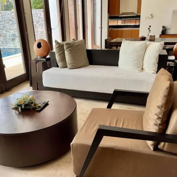 Two-bedroom villa with pool, hotel di Ban Huai Yang