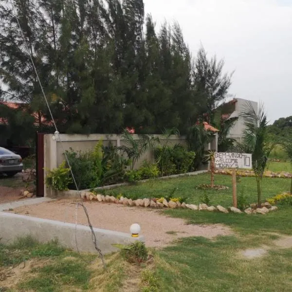 Moony’s Chalets & Camping, hotel u gradu 'Catembe'