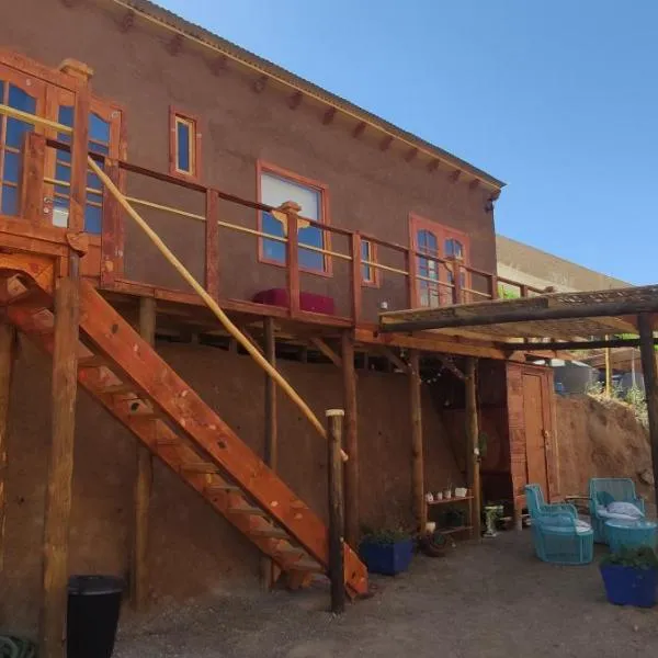 Cabaña Hojitas de Laurel con Vista Panorámica, hotell i Pisco Elqui