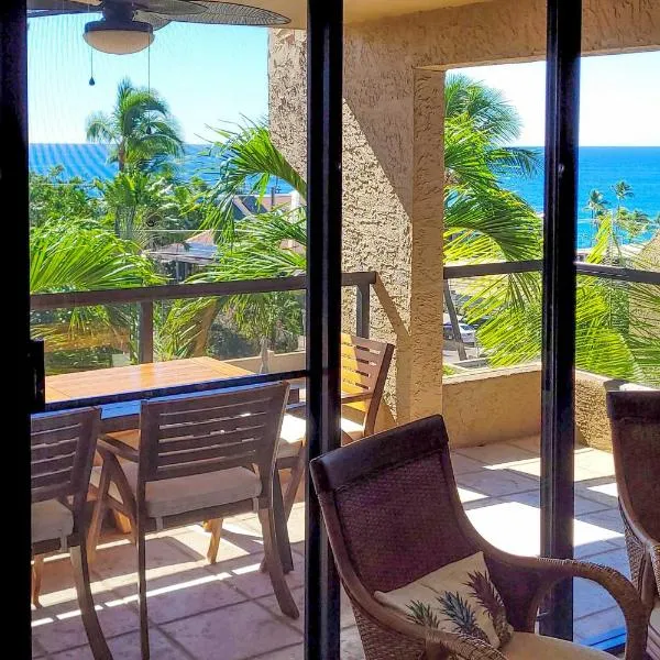 Downtown Kona Condo with Pool Access Walk to Beach!، فندق في كيلوا كونا