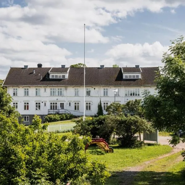 Fokhol Gård Gjestehus, hotell i Hamar