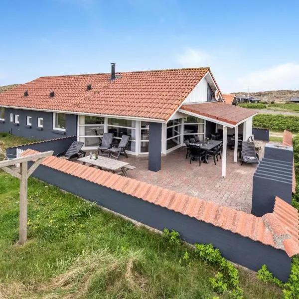 4 Bedroom Beautiful Home In Hvide Sande, hotel in Hvide Sande