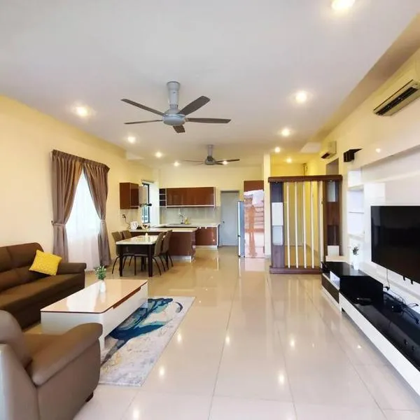 Viesnīca Deluxe Sunrise Suite 3 bedroom Loft B side seaview above Imago Shopping Mall Kota Kinabalu