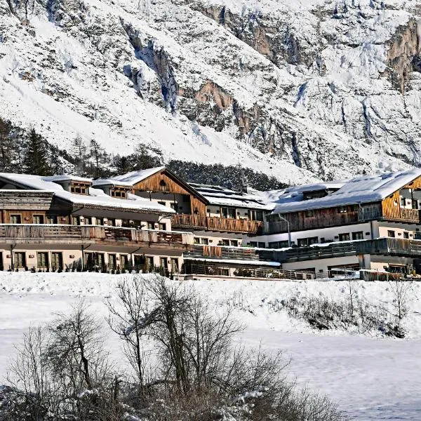 Rosapetra SPA Resort - Small Luxury Hotels of the World, hotel din Cortina dʼAmpezzo