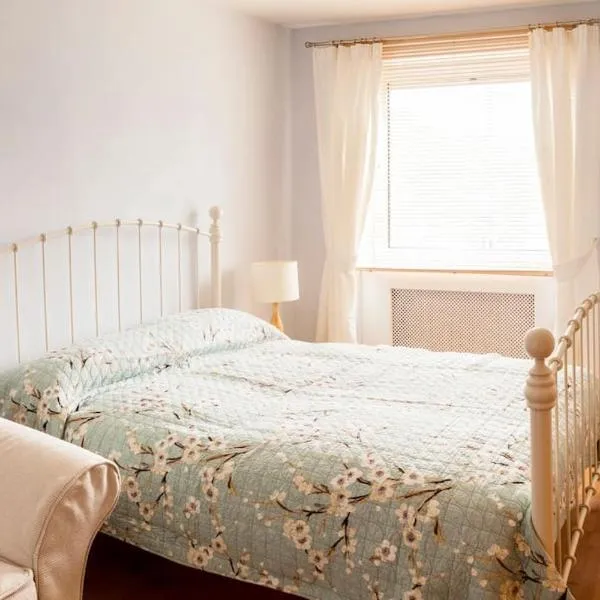 Cosy 3 Bed in the heart of Chester, khách sạn ở Chester