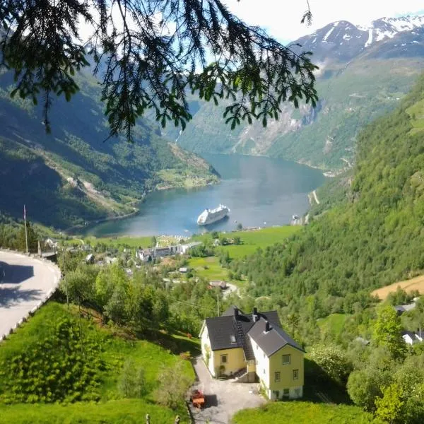 Lunheim in Geiranger، فندق في جيرانجير