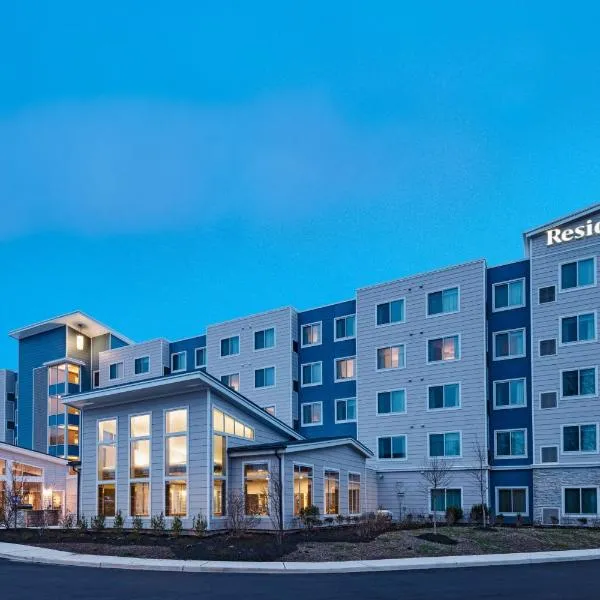 Residence Inn New Brunswick Tower Center Blvd., hotelli kohteessa Edison