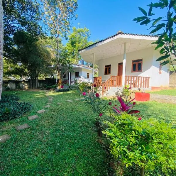 Sanderling Silent Beach Cabanas: Tangalle şehrinde bir otel