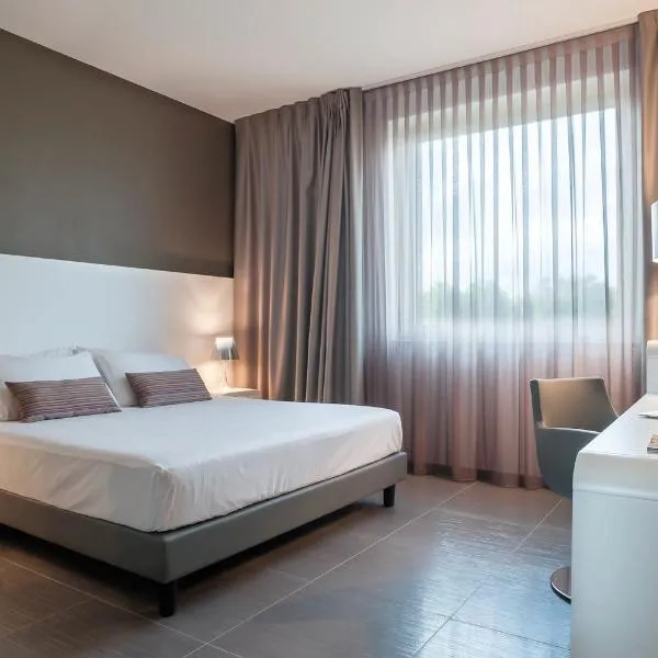 8Piuhotel, hotel en Lecce