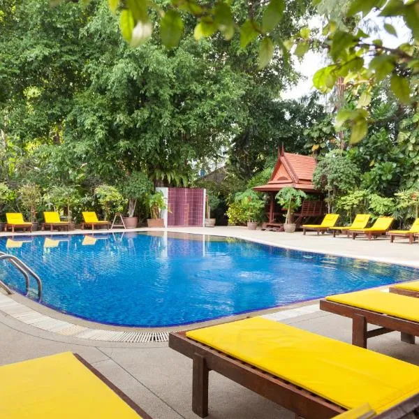 Tropica Bungalow Beach Hotel, hotell Phuketis