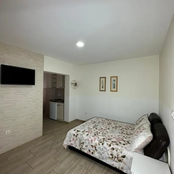 Apartmani Simona, khách sạn ở Budva