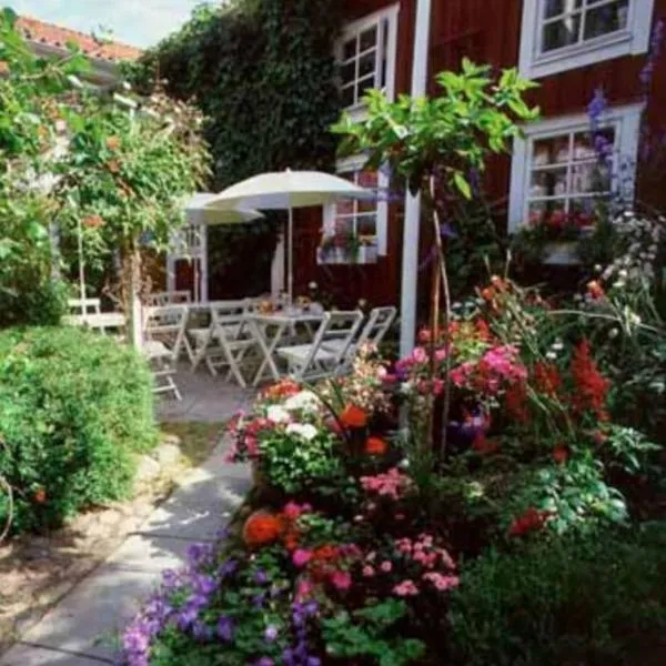 Garvaregården Hotel , B&B och Café, khách sạn ở Laxå