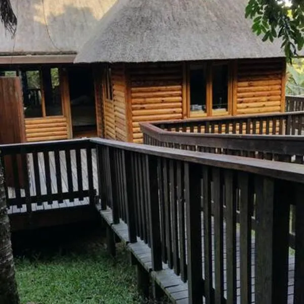 Tranquil bush cabin in Sodwana Bay Lodge Resort - House 62, hotel em Sodwana Bay