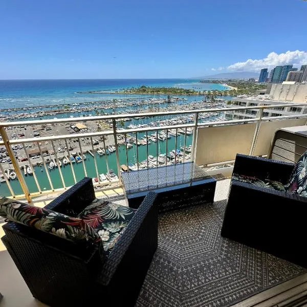 Serenity Waikiki ! Luxury Ocean Suite !, hotel Honoluluban