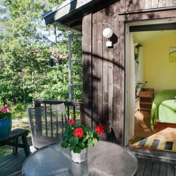 B&B Eco-Village 12 min from city, Hotel in Sundbyberg