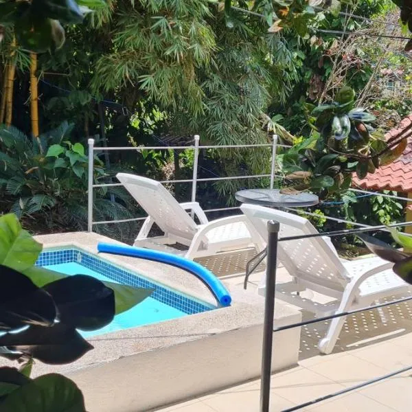 Jungle Beach Bungalow with AC & Fiber optic: Punta Uva'da bir otel