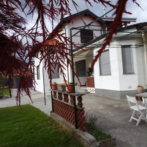 Casa Vacanze Terra di Mezzo, hotel v destinaci Orta San Giulio