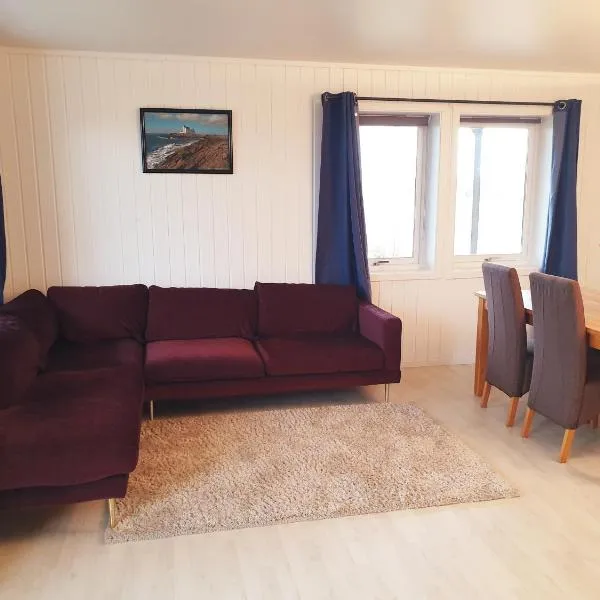 Spacious 2 Bedroom Apartment in Arendal., hotel in Arendal